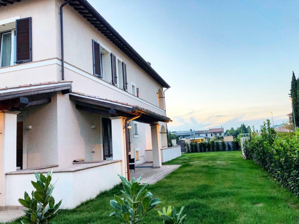 Villa Pirignano Foligno Esterno foto